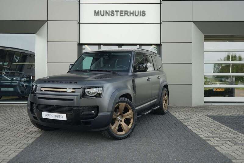 Carpathian greyzwart Gebruikt 2023 Land Rover Defender SE SUV | € 92.450 (Eerlijke prijs) - Afbeelding 1/4