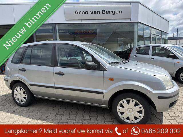 Grijs Gebruikt 2005 Ford Fusion Ghia MPV | € 1.990 (Eerlijke prijs) - Afbeelding 1/4