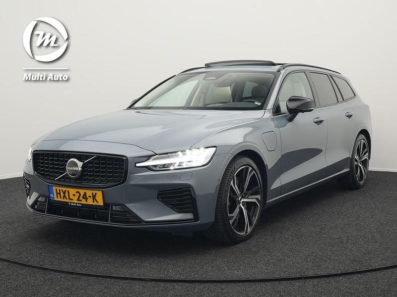 Grijs Gebruikt 2023 Volvo V60 Plus Stationwagen | € 41.740 (Goede deal) - Afbeelding 1/4