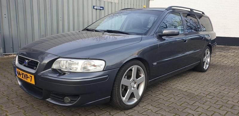 Grijs Occasion 2004 Volvo V70 Stationwagen | € 7.850 (Eerlijke prijs) - Afbeelding 1/4