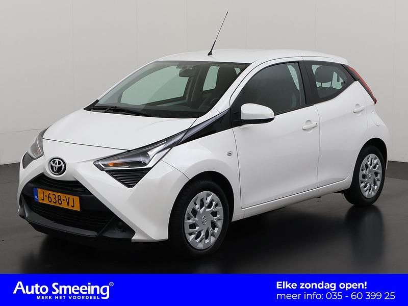 Wit Gebruikt 2020 Toyota Aygo X-play Hatchback | € 11.945 (Eerlijke prijs) - Afbeelding 1/4
