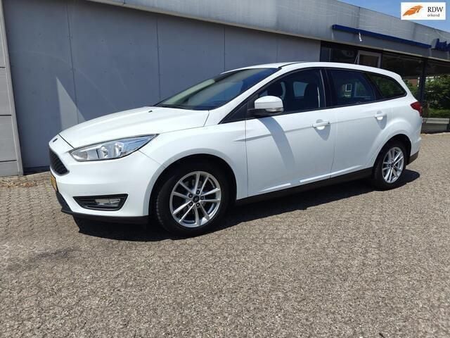 Wit Gebruikt 2018 Ford Focus Stationwagen | € 6.249 (Iets duurder) - Afbeelding 1/4