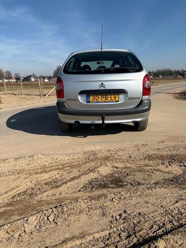 Gebruikt 2004 Citroën Xsara Picasso MPV | € 950 (Goede deal) - Afbeelding 1/4