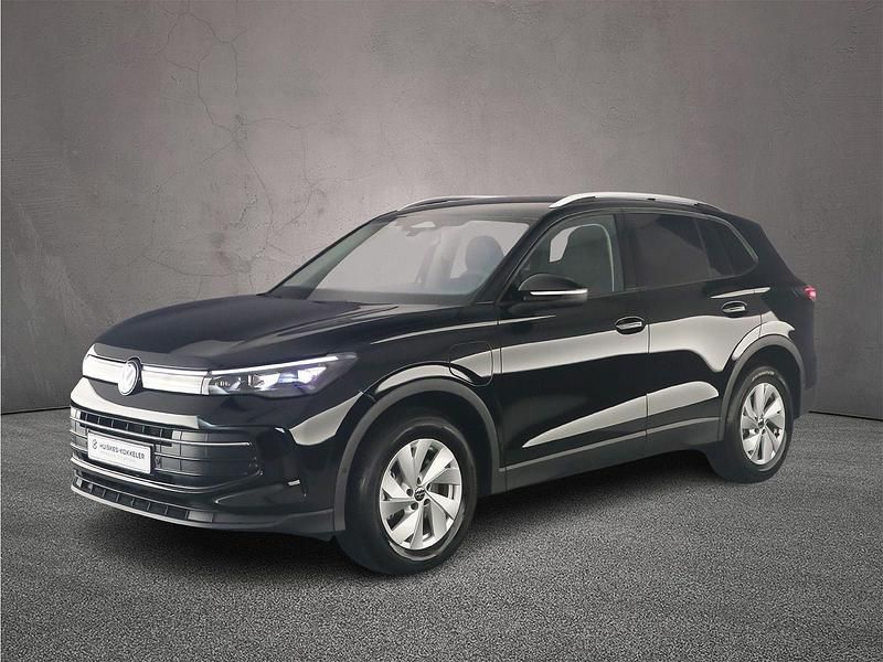 Grenadill black Nieuw 2025 VW Tiguan Edition SUV | € 45.900 (Super prijs) - Afbeelding 1/4