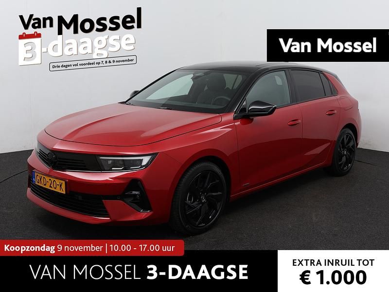 Rood Gebruikt 2024 Opel Astra Hatchback | € 31.940 (Eerlijke prijs) - Afbeelding 1/4