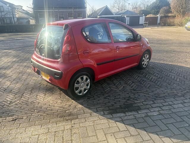 Occasion Peugeot 107 68 PK (50 kW) 2011 Rood Hatchback