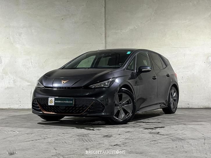 Grijs Occasion 2022 Cupra Born Hatchback | € 13.501 (Super prijs) - Afbeelding 1/4