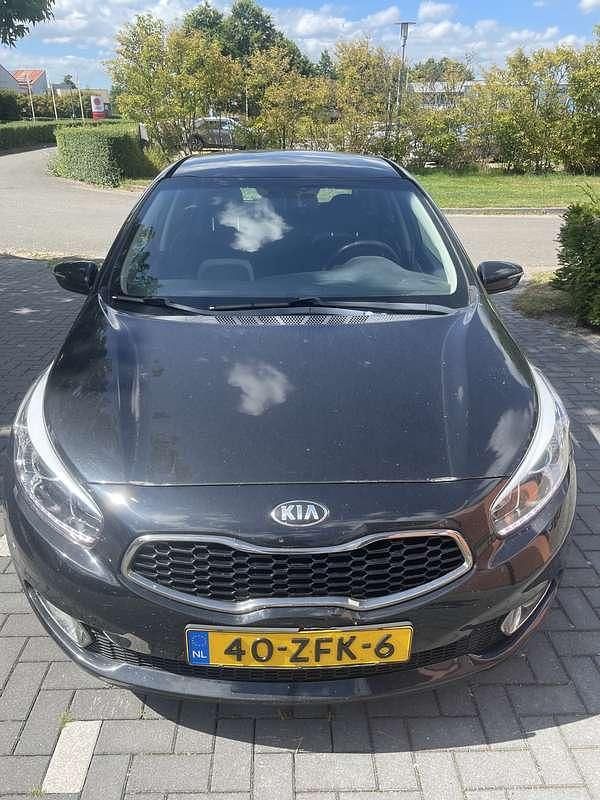 Zwart Gebruikt 2012 Kia Ceed Plus Hatchback | € 6.300 (Eerlijke prijs) - Afbeelding 1/4