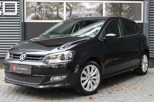 Zwart Gebruikt 2010 VW Polo Highline Hatchback | € 6.795 (Eerlijke prijs) - Afbeelding 1/4