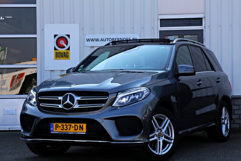Grijs Gebruikt 2017 Mercedes GLE500 Sport Edition SUV | € 41.900 - Afbeelding 1/4