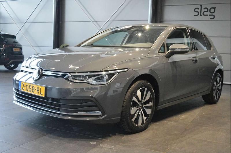Occasion VW Golf VIII Business 112 PK (82 kW) 2023 Grijs Hatchback