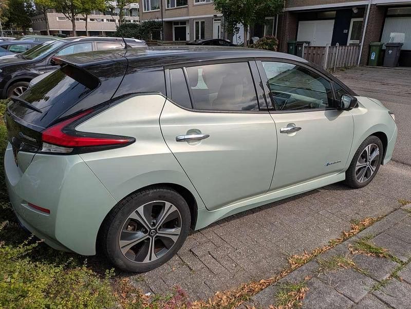 Groen Gebruikt 2020 Nissan Leaf Tekna Hatchback | € 12.500 (Goede deal) - Afbeelding 1/4