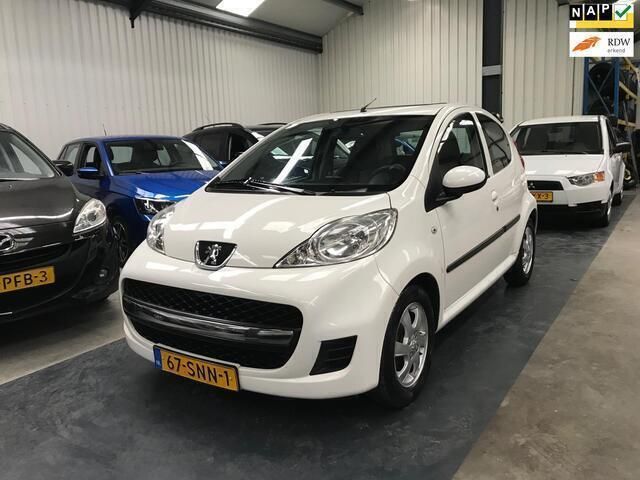 Wit Gebruikt 2011 Peugeot 107 Hatchback | € 4.950 (Eerlijke prijs) - Afbeelding 1/4