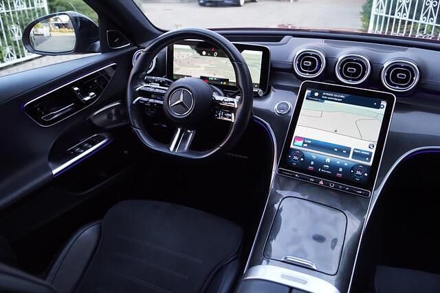 Occasion Mercedes C200 AMG line 204 PK (150 kW) 2022 Rood Stationwagen