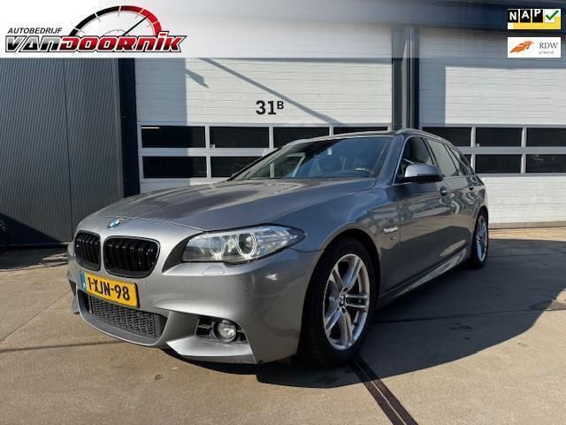 Grijs Gebruikt 2014 BMW 520 Executive Stationwagen | € 13.250 - Afbeelding 1/4