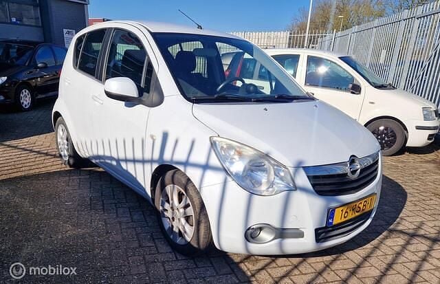Occasion Opel Agila Edition 94 PK (69 kW) 2011 Wit Hatchback