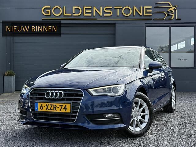 Blauw Gebruikt 2014 Audi A3 Sportback g-tron Attraction Sedan | € 8.743 (Eerlijke prijs) - Afbeelding 1/4