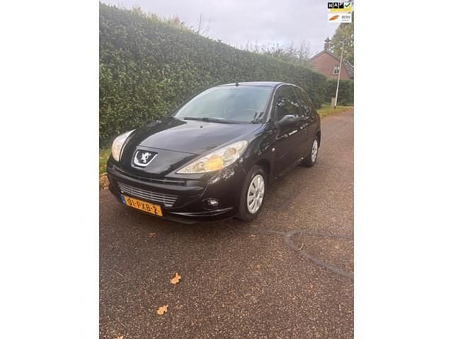 Zwart Gebruikt 2011 Peugeot 206+ Hatchback | € 2.499 (Eerlijke prijs) - Afbeelding 1/4