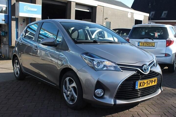 Occasion Toyota Yaris Hybrid 2015 Bruin (metallic) Hatchback
