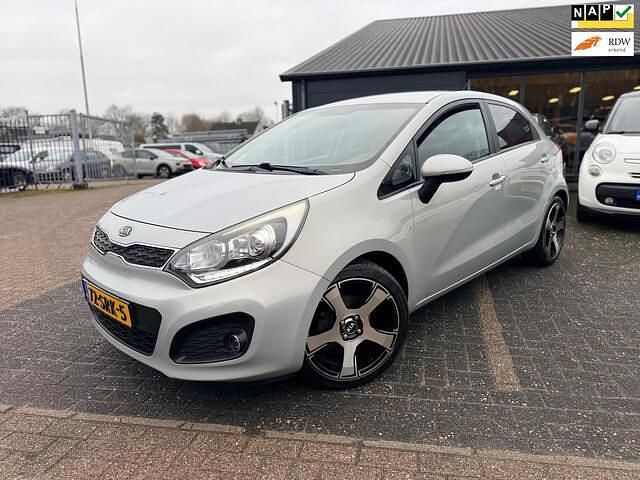 Beige (metallic) Occasion 2012 Kia Rio Hatchback | € 5.950 (Eerlijke prijs) - Afbeelding 1/4