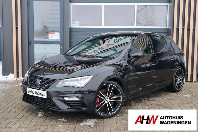 Zwart Occasion 2018 Seat Leon CUPRA Stationwagen | € 19.800 (Goede deal) - Afbeelding 1/4