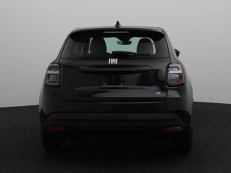 Nieuw Fiat 600E La Prima 114 kW (156 PK) 2025 Zwart SUV