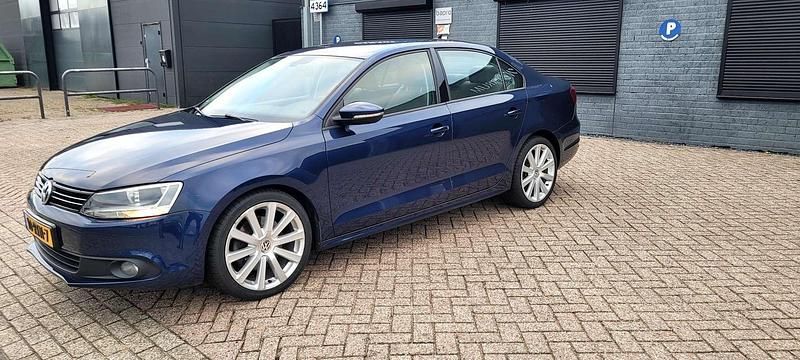 Blauw Gebruikt 2011 VW Jetta Comfortline Sedan | € 7.299 (Iets duurder) - Afbeelding 1/4