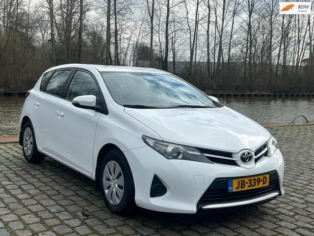 Wit Gebruikt 2014 Toyota Auris Comfort Hatchback | € 8.999 (Goede deal) - Afbeelding 1/4