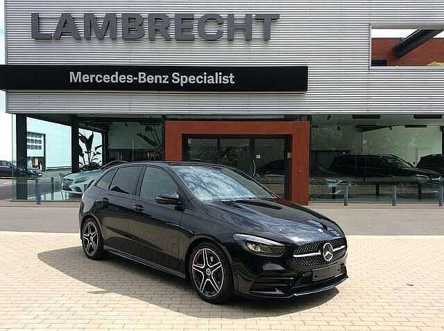 Zwart Gebruikt 2019 Mercedes B180 AMG line MPV | € 25.500 (Eerlijke prijs) - Afbeelding 1/4
