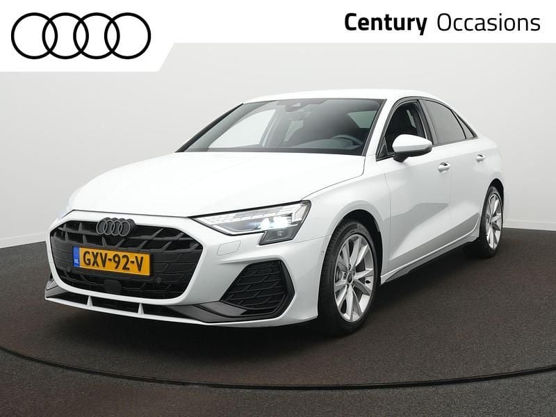 Wit Gebruikt 2025 Audi A3 Basis Sedan | € 36.900 - Afbeelding 1/4