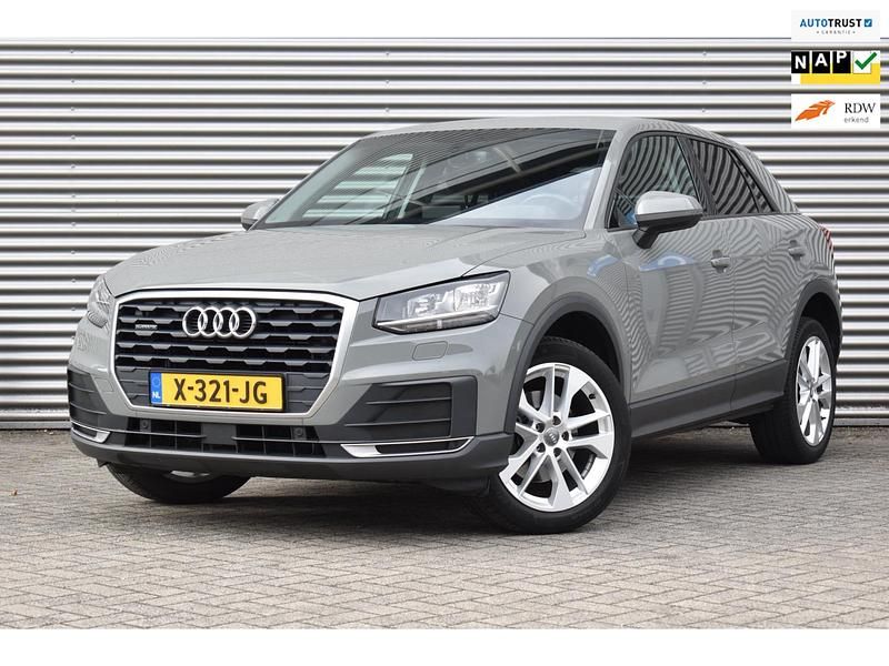 Grijs Gebruikt 2018 Audi Q2 Sport SUV | € 24.750 (Goede deal) - Afbeelding 1/4