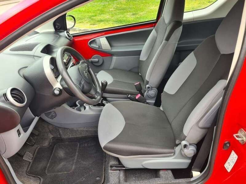 Rood Gebruikt 2007 Citroën C1 Hatchback | € 1.500 (Goede deal) - Afbeelding 1/4
