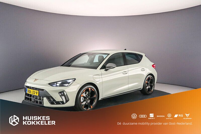 Grijs Gebruikt 2025 Cupra Leon Hatchback | € 42.400 - Afbeelding 1/4