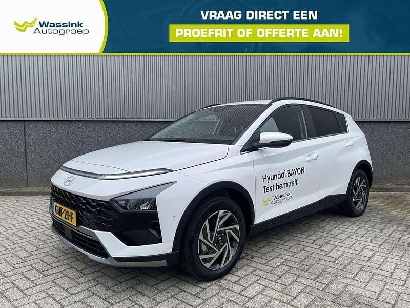 Wit Gebruikt 2024 Hyundai Bayon Premium SUV | € 25.240 (Iets duurder) - Afbeelding 1/4