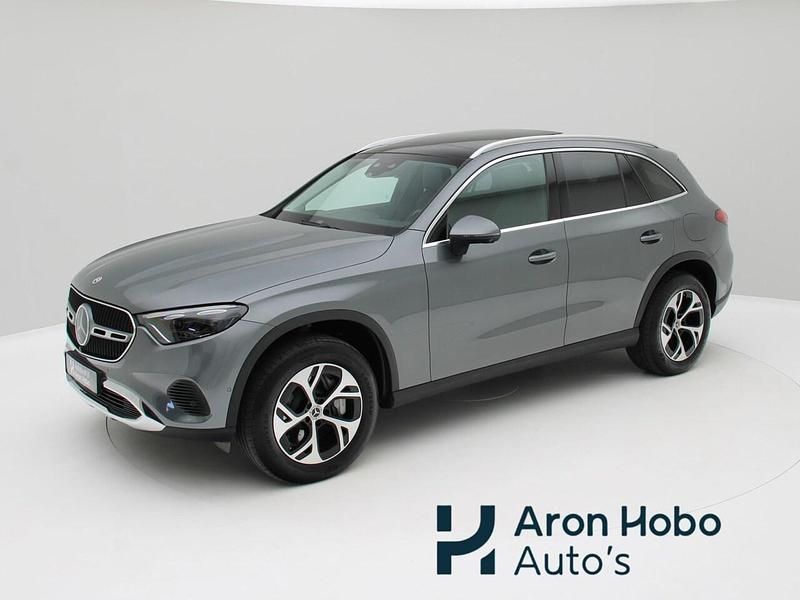 Grijs (metallic) Gebruikt 2023 Mercedes GLC300e Business SUV | € 54.950 (Goede deal) - Afbeelding 1/4