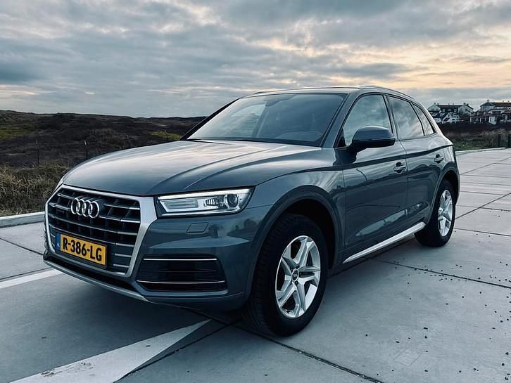 Grijs Occasion 2017 Audi Q5 SUV | € 24.950 - Afbeelding 1/4