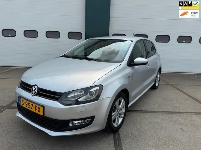 Grijs Gebruikt 2013 VW Polo Comfortline Hatchback | € 7.725 (Eerlijke prijs) - Afbeelding 1/4