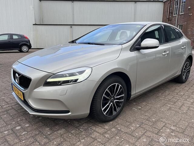 Bruin Gebruikt 2016 Volvo V40 Stationwagen | € 9.700 (Eerlijke prijs) - Afbeelding 1/4