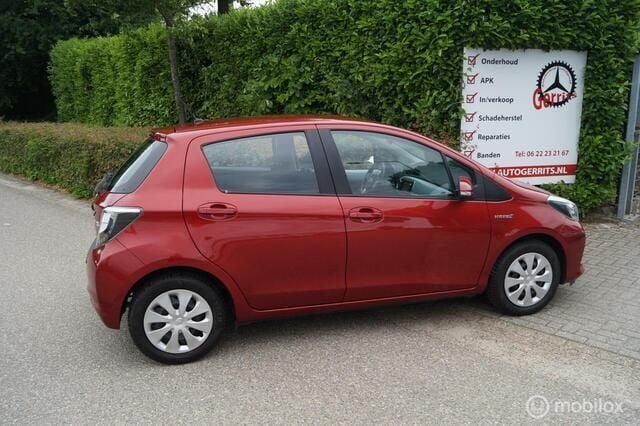 Rood Gebruikt 2012 Toyota Yaris Hatchback | € 11.950 (Eerlijke prijs) - Afbeelding 1/4