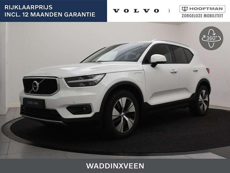 Wit Gebruikt 2020 Volvo XC40 Momentum SUV | € 30.495 (Eerlijke prijs) - Afbeelding 1/4