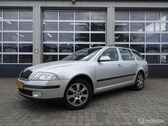 Grijs Gebruikt 2007 Skoda Octavia Ambiente Stationwagen | € 1.750 (Eerlijke prijs) - Afbeelding 1/4