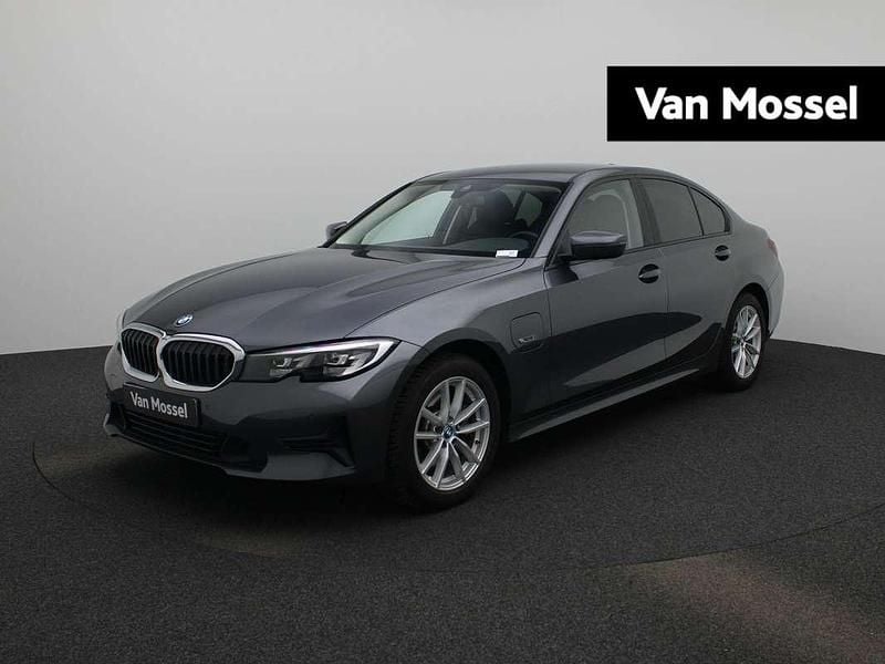 Sedan Gebruikt 2022 BMW 320e Executive Sedan | € 31.445 (Super prijs) - Afbeelding 1/3