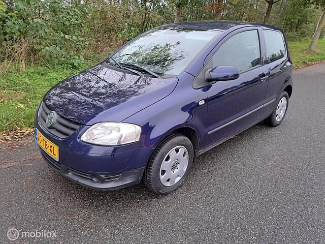 Blauw Gebruikt 2006 VW Fox Trendline Hatchback | € 999 (Eerlijke prijs) - Afbeelding 1/4