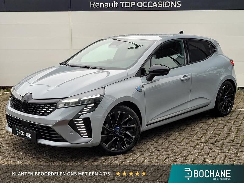 Grijs Occasion 2024 Renault Clio V Esprit Alpine Hatchback | € 24.695 (Eerlijke prijs) - Afbeelding 1/4