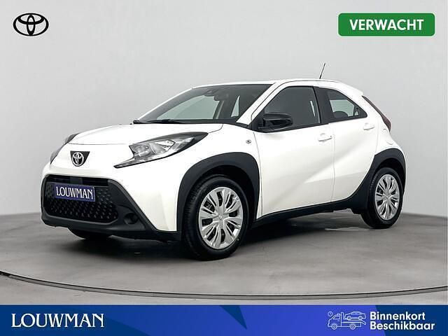 Wit Nieuw 2024 Toyota Aygo Play Hatchback | € 21.499 (Eerlijke prijs) - Afbeelding 1/3