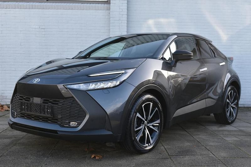 Grijs Occasion 2024 Toyota C-HR Limited SUV | € 31.499 (Eerlijke prijs) - Afbeelding 1/4