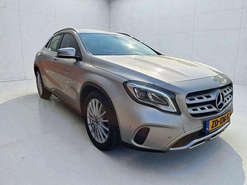 Occasion Mercedes GLA180 Urban 122 PK (89 kW) 2018 Zilver SUV