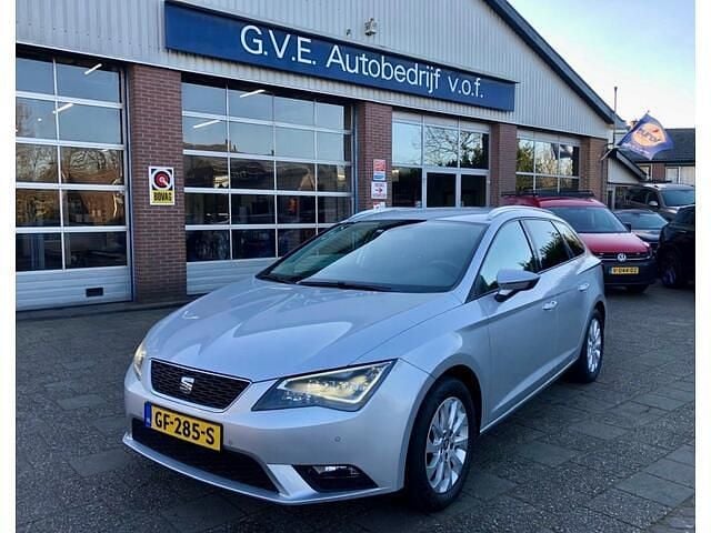 Grijs Gebruikt 2015 Seat Leon Style Stationwagen | € 12.950 (Iets duurder) - Afbeelding 1/4