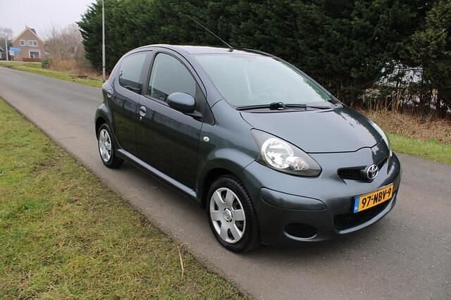 Occasion Toyota Aygo Comfort 68 PK (50 kW) 2010 Grijs Hatchback