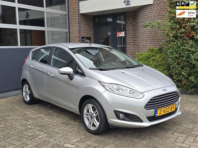 Grijs Gebruikt 2014 Ford Fiesta Titanium Hatchback | € 6.495 (Eerlijke prijs) - Afbeelding 1/4